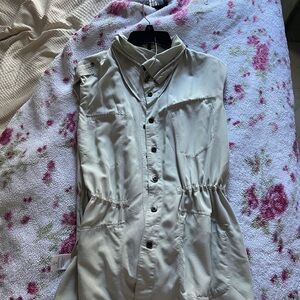 Elegant Light Gray Button-Up Dress